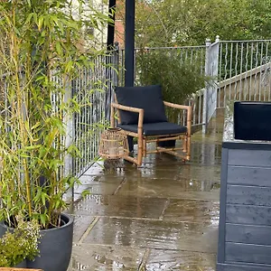 Apartment Ashford House 2 Bedroom 'outdoor Bathing Tub'
